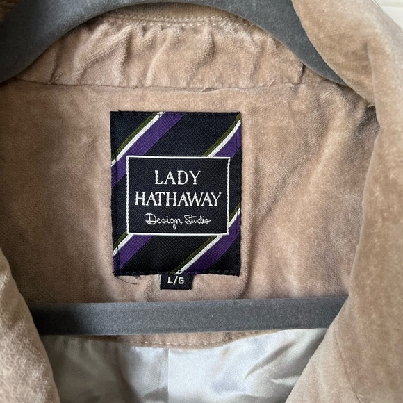 Lady Hathaway beige jacket. Large. (More M/L) Suede-like feel. - Picture 4 of 7
